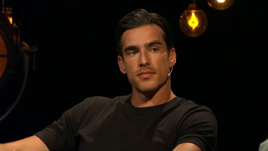 Adam Bardy o detstve bez otca hlas mu zlomil