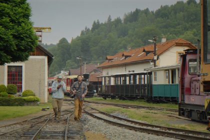 Zvuky domova ocami rezisera Sama Spisaka Chlapci tam nie su moderatori