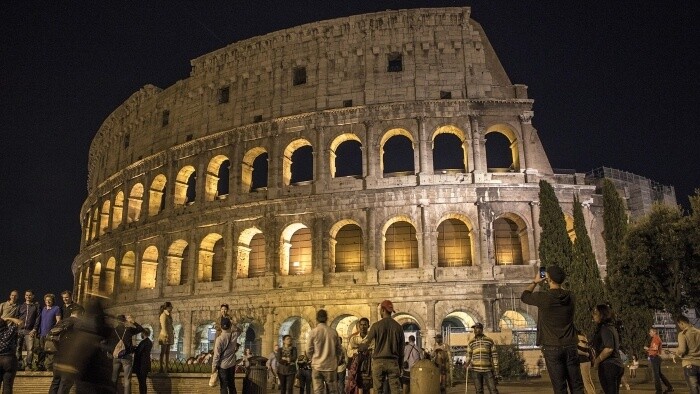 Na rockovy koncert do rimskeho Kolosea