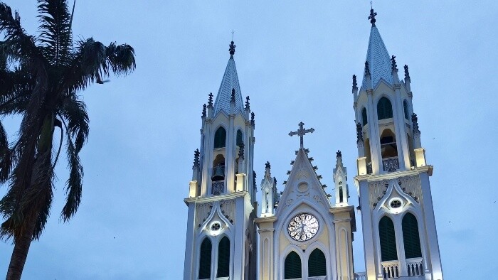 Rovnikova Guinea cestovatelsky hlavolam s historiou