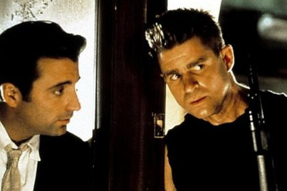 Kultova gangsterka s hviezdnym obsadenim Co robit v Denveri ked je clovek mrtvy