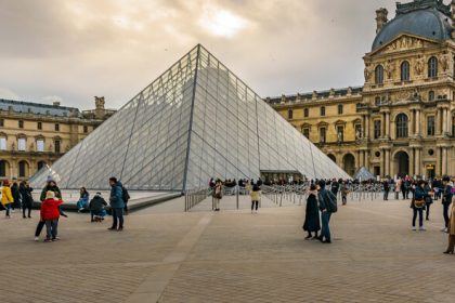 Louvre zvysuje vstupne pre mimoeuropskych navstevnikov
