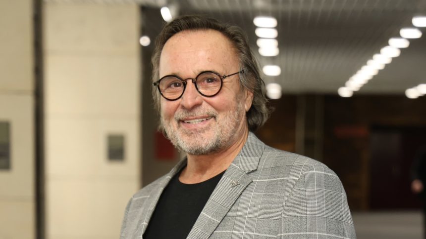 Jozef Vajda oslavil 70 a stale vyzera skvele