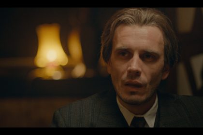 Pamatate si ho z Casu nadeji Daniel Zulcak vyzera v novom seriali o desat rokov mladsi