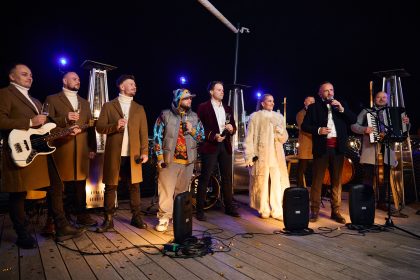 Prekvapenie pre Daru Rolins Bezdeda ako Freddie Mercury