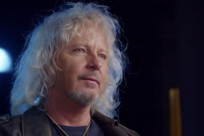 Slavny spevak ktoreho chceli umlcit Pravda o zaciatkoch Petra Nagya