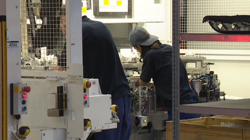 Indicky automobilovy gigant kupil fabriku nedaleko Bratislavy Planuje rozsirit vyrobu aj pocet zamestnancov