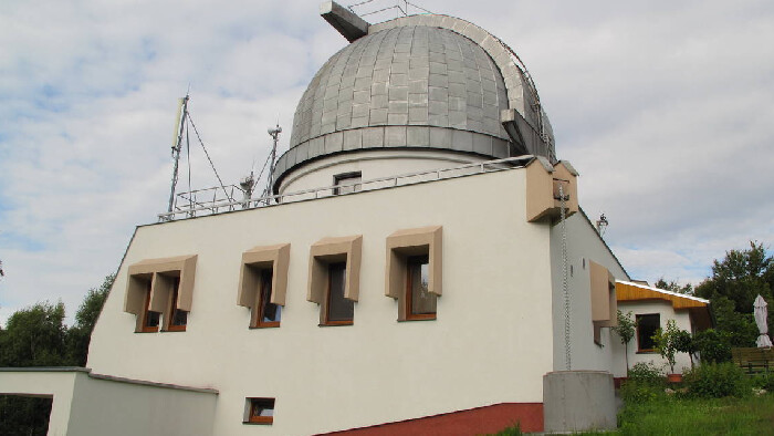 Serial RRZ Astronomicke a geofyzikalne observatorium v Modre Serial Radia Regina Zapad Radio Regina Zapad