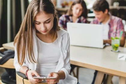 Grecko zakaze detom socialne siete Euroskop Radio Slovensko