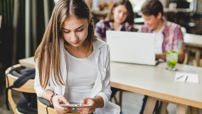 Grecko zakaze detom socialne siete Euroskop Radio Slovensko