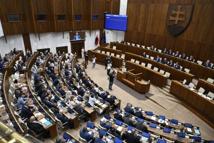 hlas chce umoznit ludom skratit volebne obdobie parlamentu referendom bez podpory opozicie vsak zmena neprejde