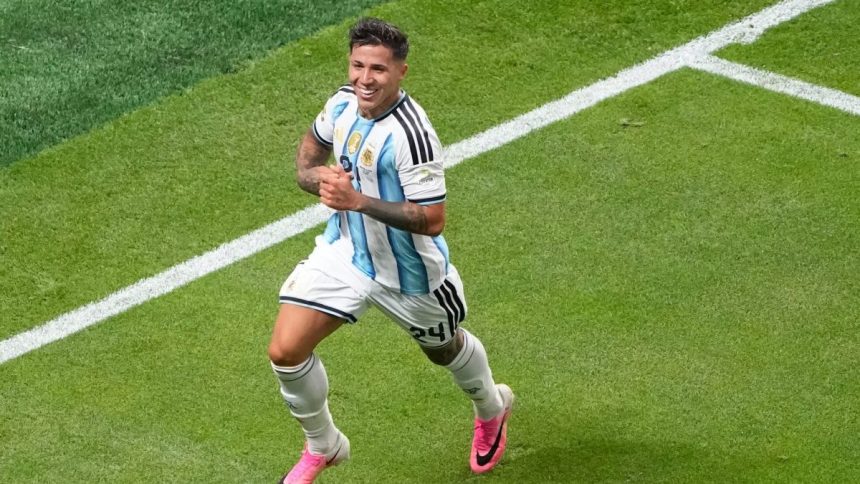 Argentinski futbalisti zabezpecili dokonaly obrat Egypt premrhal dvojgolove vedenie