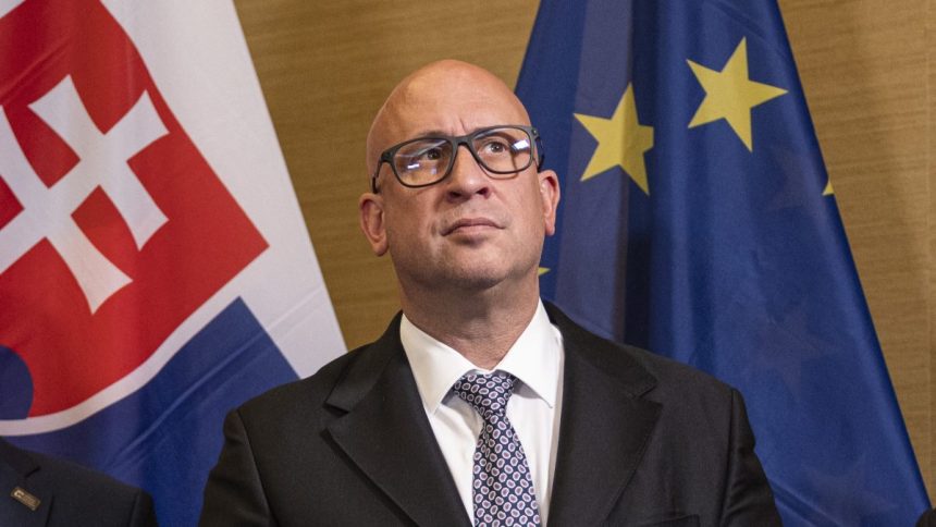 Bratislavcania nasli vo svojich schrankach list od Jozefa Raza Minister odmieta zneuzitie Slovenskej posty