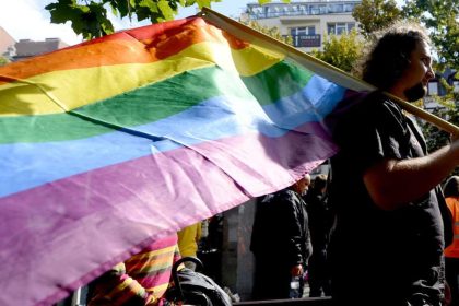 Bratislavou preli v rmci podujatia Dhov Pride tisce lud ktorch heslom bola odvaha Uskutonila sa aj akcia Hrd na rodinu