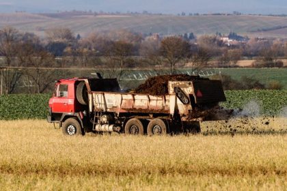 Ceny hnojiv opat stupaju EU schvalila mimoriadnu pomoc Slovensko moze ziskat miliony eur