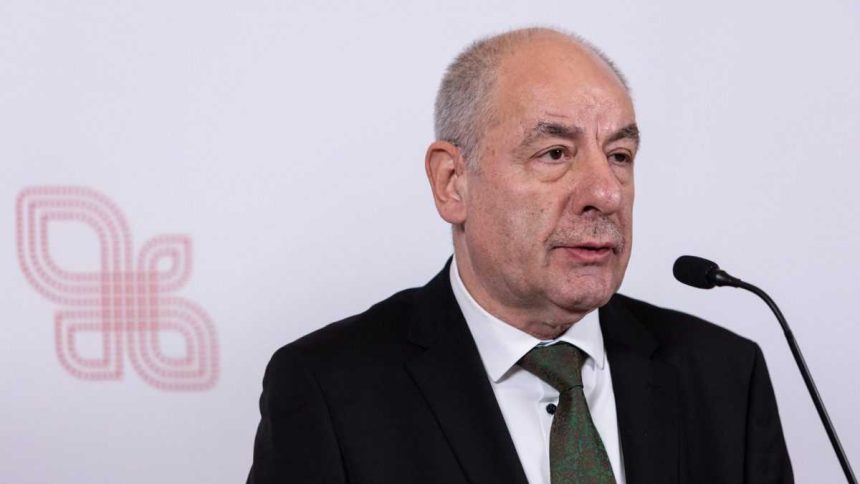 Madarsky parlament schvalil dodatok k ustave o odvolani prezidenta T Sulyoka