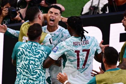 Obrat dokonaly hrdina z lavicky Ronaldo s historickym zapisom Portugalsko vyradilo Chorvatsko a je vo osemfinale MS
