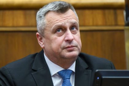 Otazniky okolo rekonstrukcie vlady Andrej Danko trva na vymene ministra Tarabu nahradit ho ma Filip Kuffa