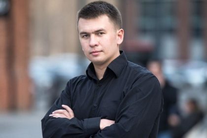 Povodne vojnu podporoval teraz ju kritizuje Ruskeho blogera zadrzali za kritiku Putina a vojny na Ukrajine