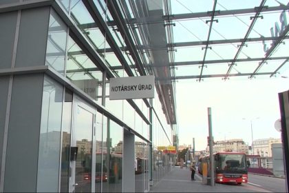 Sposob zapisovania s r o sa zmeni Podnikatelia budu potreboa notara alebo advokata a dodactocne financne prostriedky
