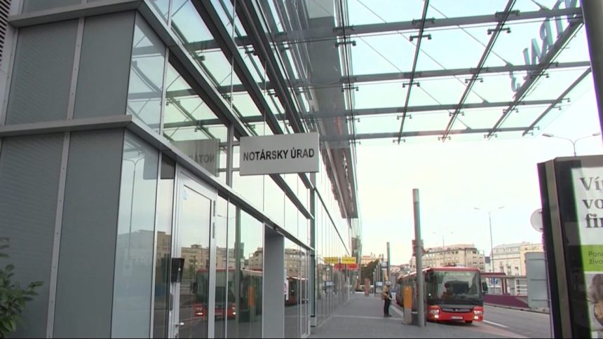 Sposob zapisovania s r o sa zmeni Podnikatelia budu potreboa notara alebo advokata a dodactocne financne prostriedky