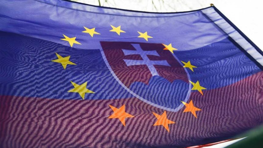 Sprava EK o stave pravneho statu Slovensko dosiahnlo pokrok v niektorych oblastiach no stale pretrvavaju viacere nedostatky