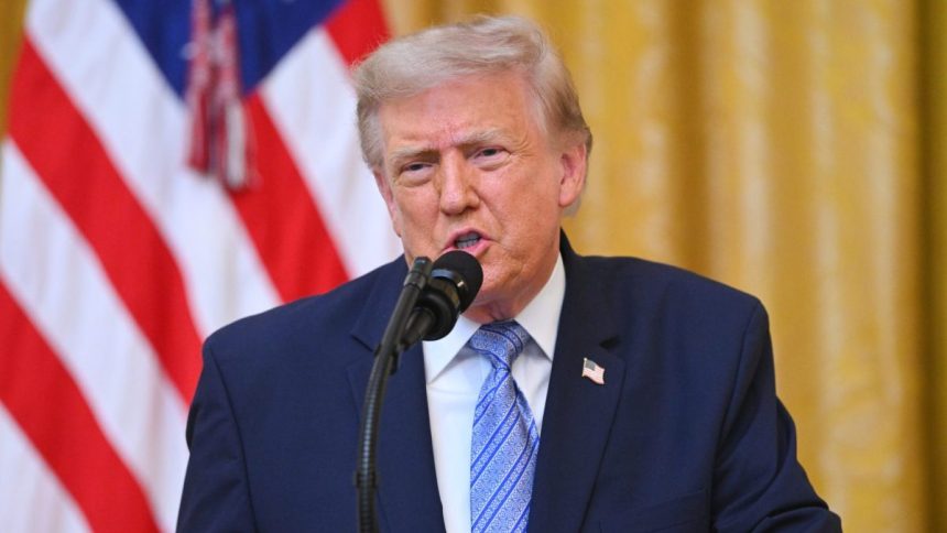 Trump opat obvinil Cinu zo zasahovania do prezidentskych volieb v roku 2020 Tvrdi ze odtajni spravodajske informacie