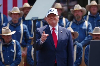 Trumpovi sa v Bielom dome dari Vlani si na kryptomenovych projektoch prilepsil o viac ako miliardu dolarov