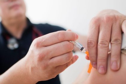 V lekarniach by sa mohlo dat zaockovat proti chripke uz v decembri Zacnaj sa skolenia prvch lekrnkov