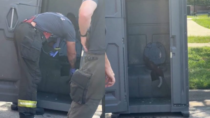 VIDEO Muz v USA uviazol v latrine Snazil sa z nej vylovit flasu napoja