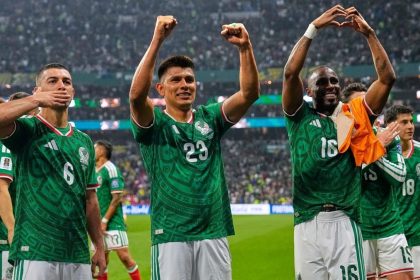 VIDEO Obrovska radost na Azteckom stadione Domaci Mexicani neinkasovali proti Ekvadoru a postupili do osemfinale MS
