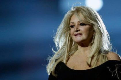 Vo veku 75 rokov necakane zomrela legendarna waleska spevacka Bonnie Tyler