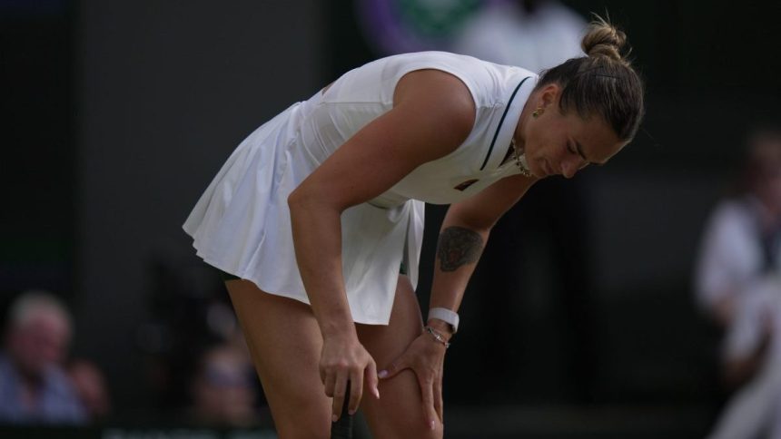 Wimbledon prisiel o svetovu jednotku Osakova vyradila Sabalenkovu bez straty setu