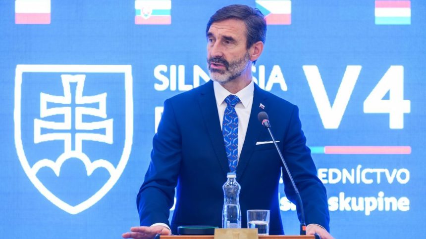 minister j blanar predstavil program predsednictva slovenska vo v4 a vymenoval styri priority