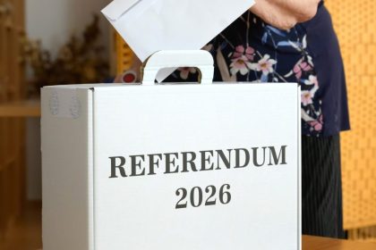 referendum sa skoncilo hlasy su spocitane ako obcania odpovedali na dve otazky referenda