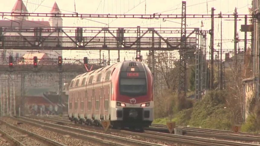 zeleznicne cargo planuje zrusit stovky pracovnych miest rusnovodici by sa mohli presunut do osobnej dopravy