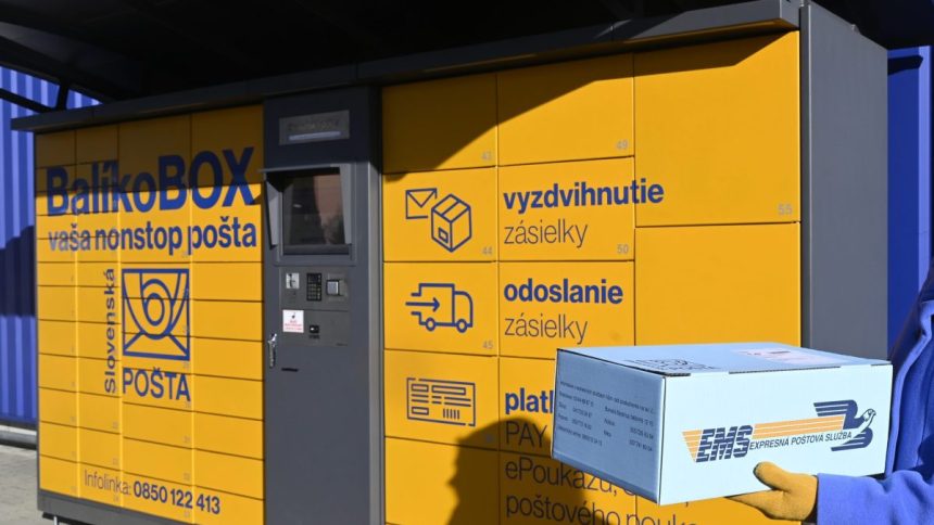 Ak si nestihnete vyzdvihnut zasielku z Balikoboxu caka vas na kamennej pobocke Slovenskej posty