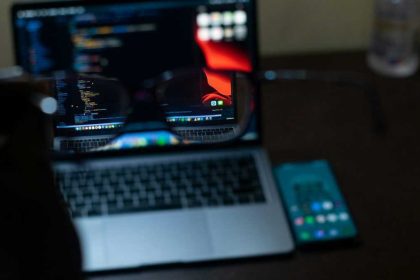 Francuzi celi velkemu uniku udajov Nadmerna digitalizacia zvysuje riziko ze ludia prid o svoju identitu pise Le Figaro