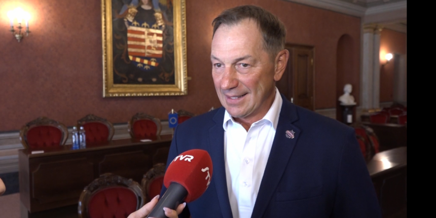 P Bondra Nemali by sme sa druhym pozerat do taniera Na hokejovej urovni robime na Slovensku zazraky
