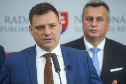 SNS ziada sefa envirorezortu Tomasa Tarabu o kontrolu zakaziek na vycistenie sedimentov z Dunaja