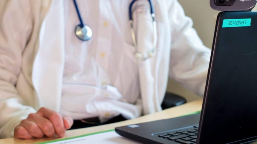 specialisti by mohli prist o moznost odmitnut pacienta navrh kritizuju lekari aj ombudsman