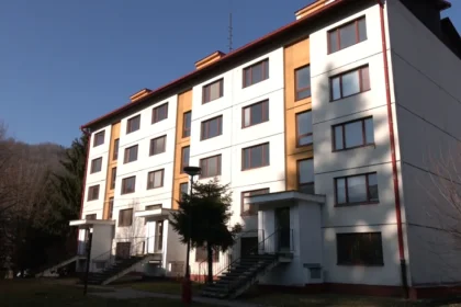 Ceny nehnuteľností v mestách naďalej rastú, na vidieku sa črtá klesajúci trend
