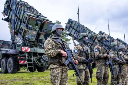 EÚ schválila pre Ukrajinu vyše 6 miliárd na zbrane vrátane rakiet pre Patriot