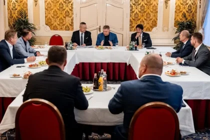 Lídri koalície diskutovali o rozpočte na budúci rok, podrobnosti dohody neoznámili