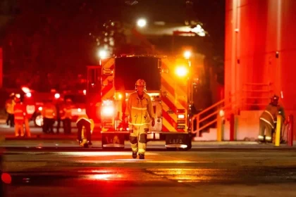 Na predmestí Los Angeles sa zrútil spravodajský vrtuľník, pri nehode zahynuli traja ľudia
