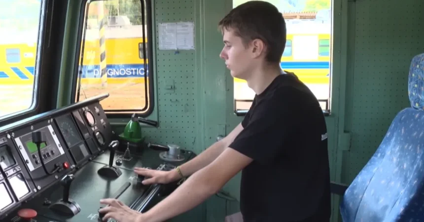 Nedostatok rušňovodičov znamená vynechané spoje. ZSSK si vychováva nových zamestnancov