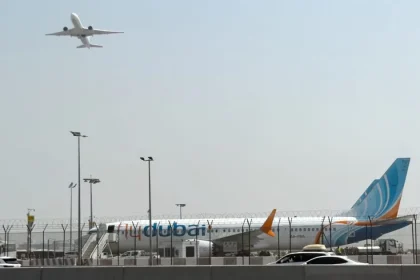 Pilot z Dubaja do Tel Avivu chcel zrejme havarovať, druhého mal pobodať