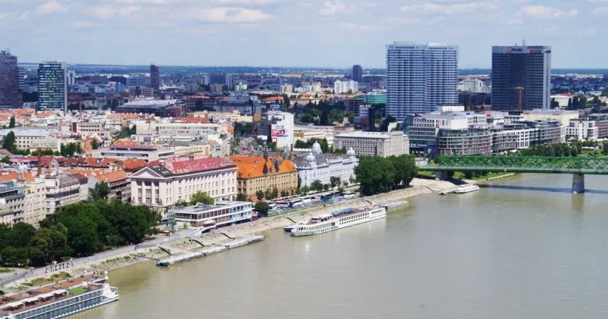 Rebríček ukázal, kde sa na Slovensku žije najlepšie: Prvá je Bratislava, posledná Revúca