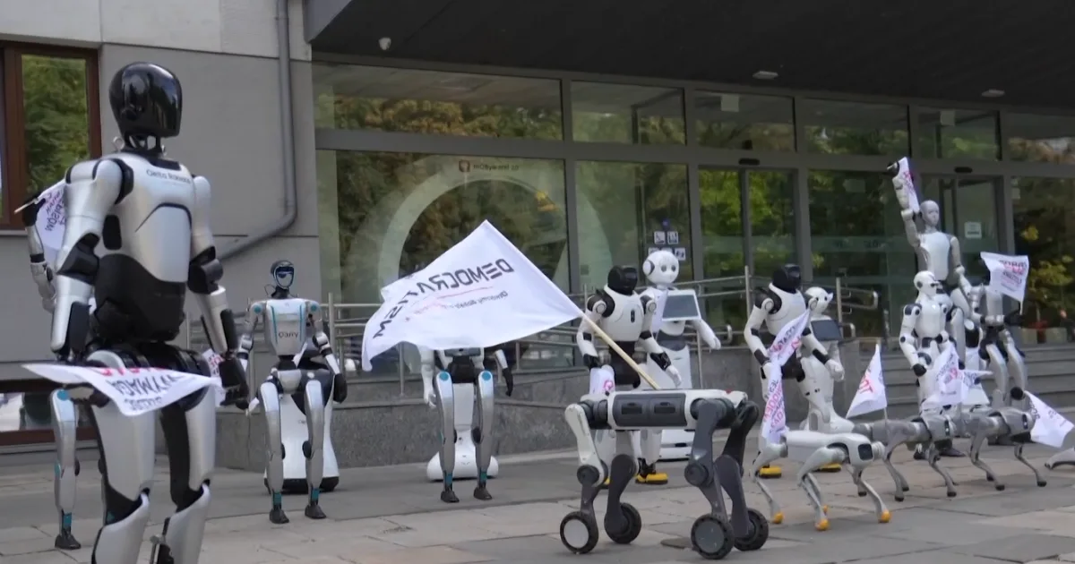 VIDEO: Pred poľským ministerstvom protestovali roboty za ochranu pracovných miest