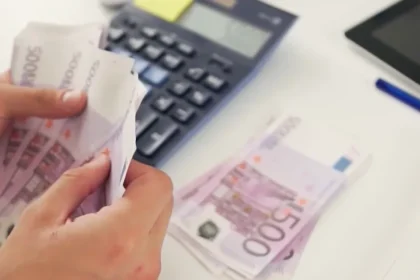 E-faktúry prinášajú firmám príležitosť na automatizáciu, tvrdia odborníci